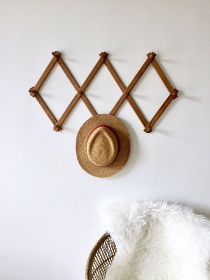 Hat rack